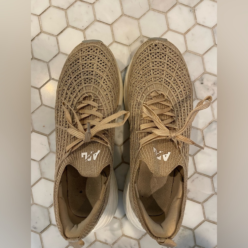 APL techloom running shoe. Good used condition